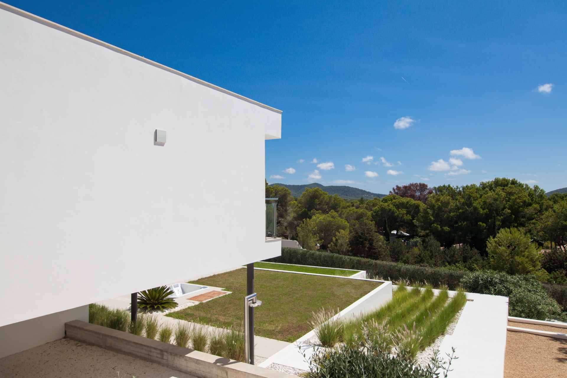 Charlize, Es Cubells 23