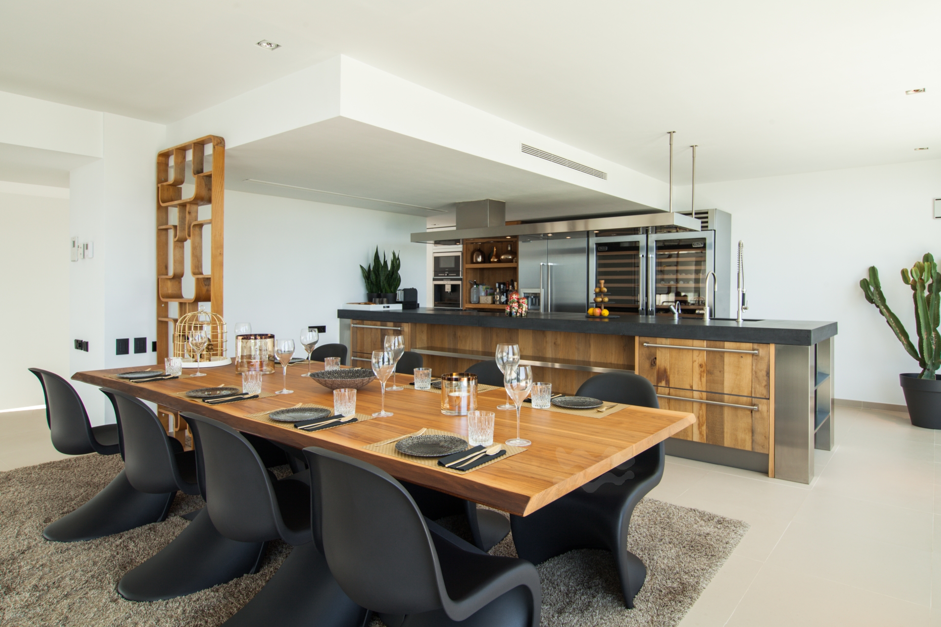 Charlize, Es Cubells 35