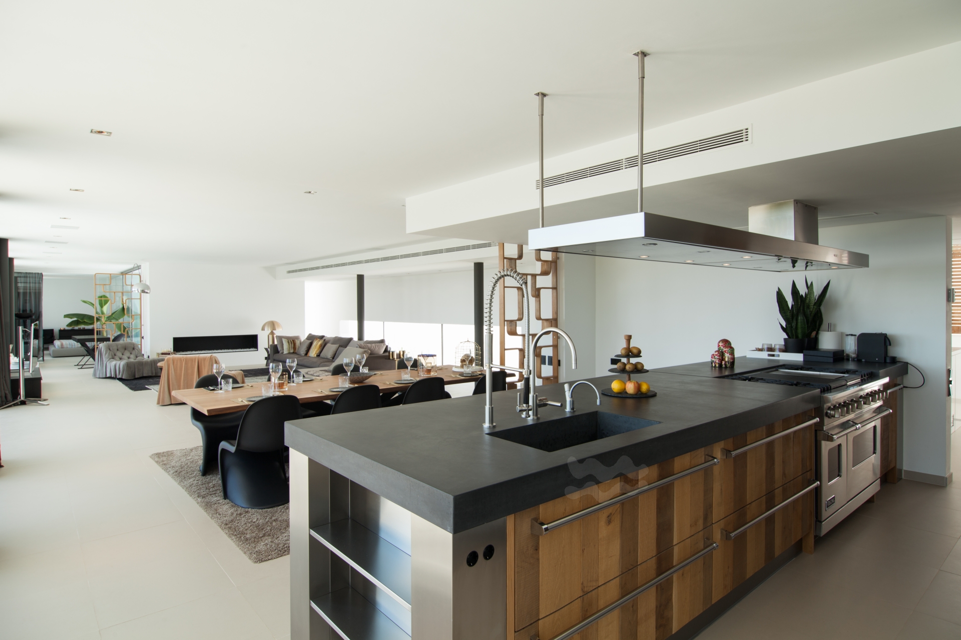 Charlize, Es Cubells 36