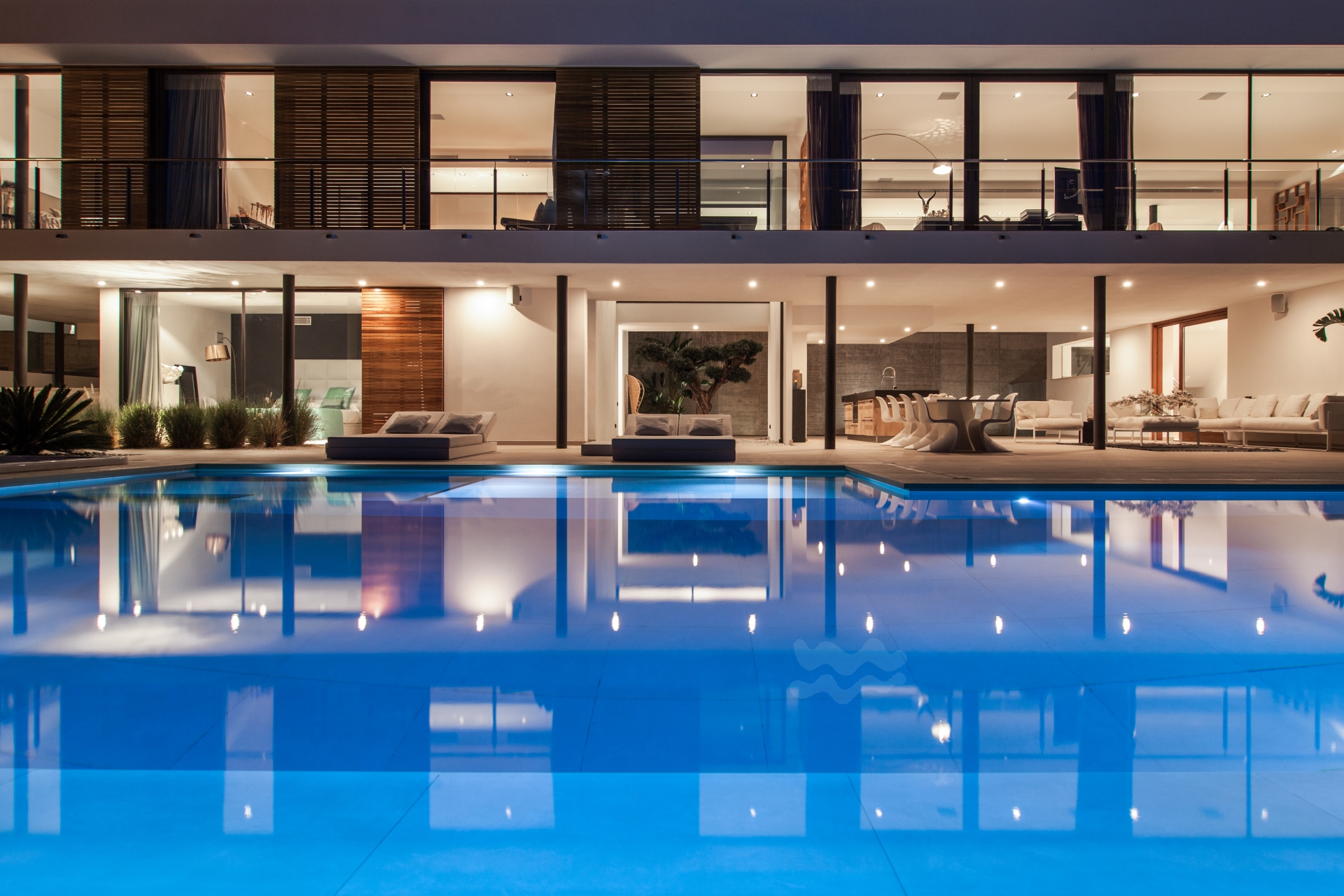 Charlize, Es Cubells 61