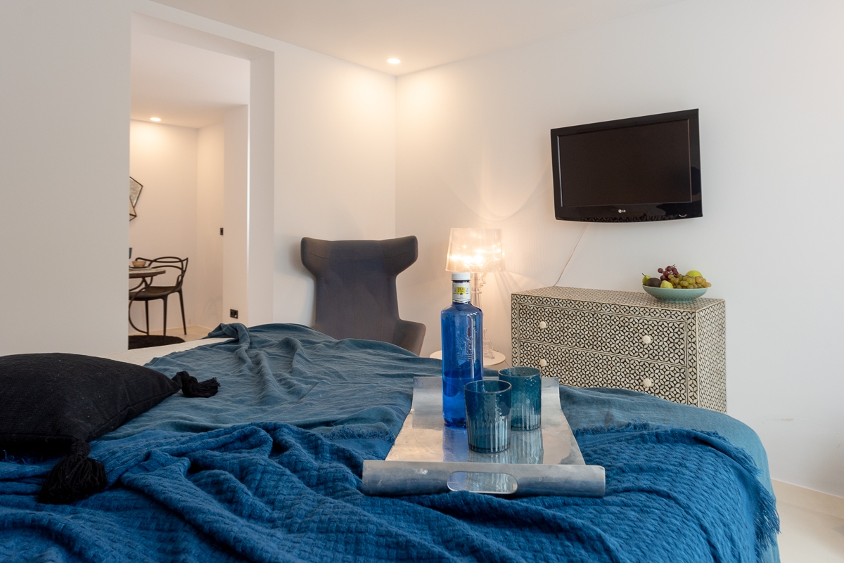 Blake, Can Furnet 103