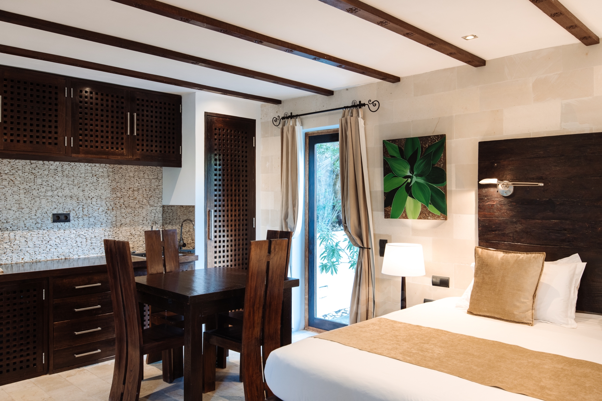 Adilah, San Miguel 27