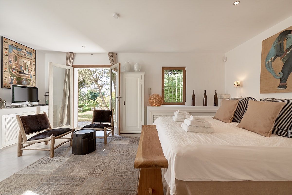 Josie, Cala Tarida 44