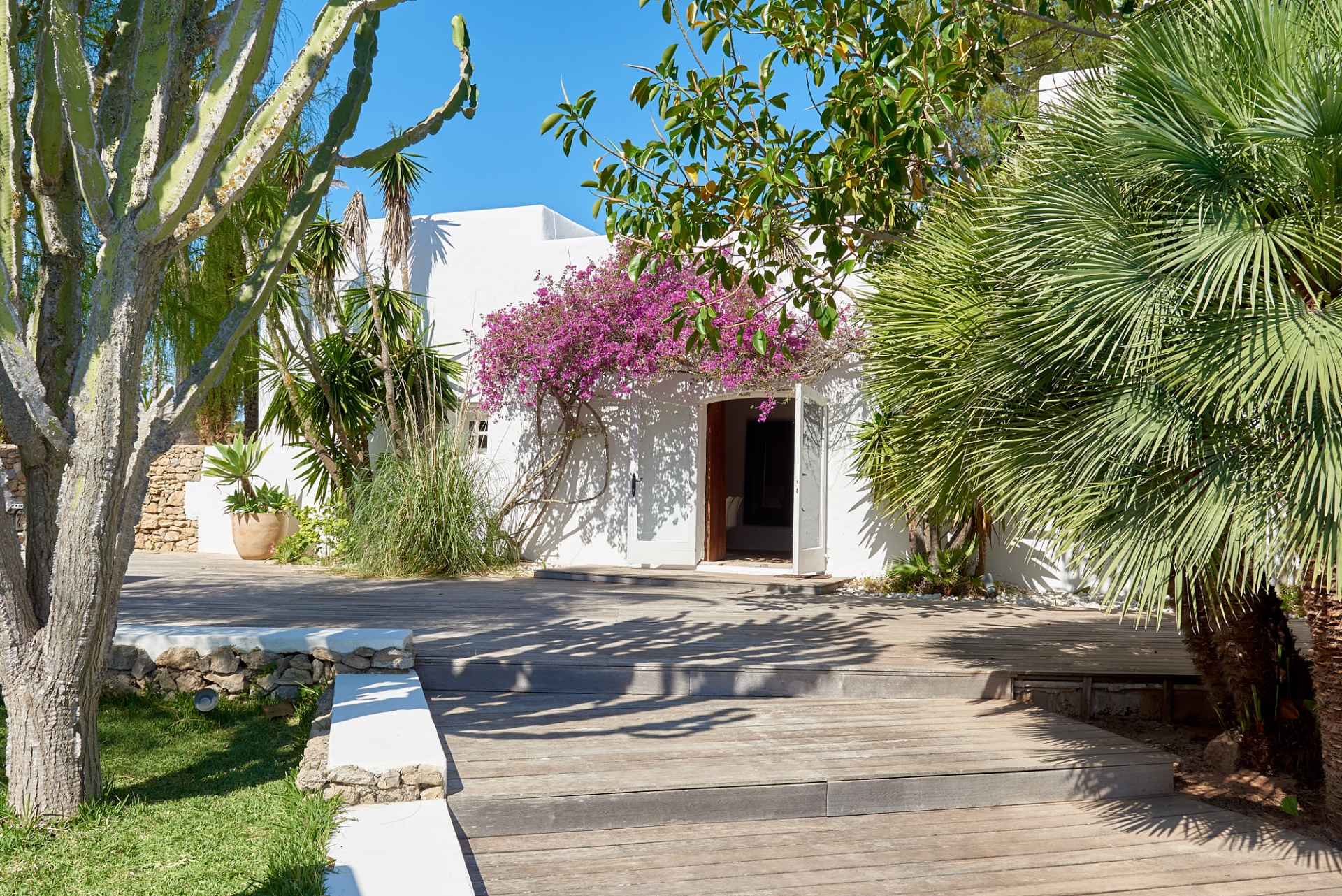 Josephine, San Augustin 15