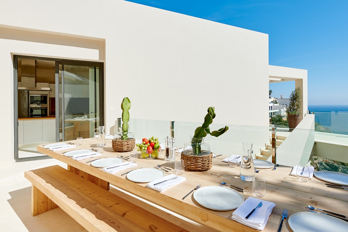 Emilia, Roca Llisa 15