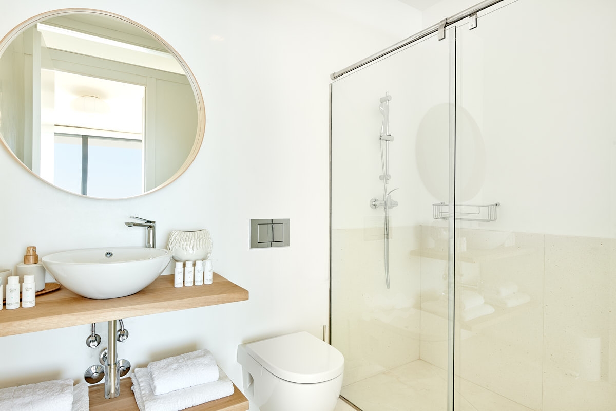 Emilia, Roca Llisa 45