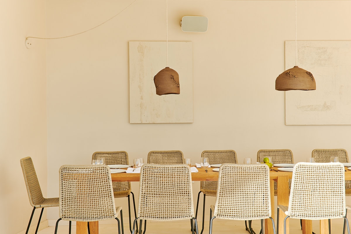 Emilia, Roca Llisa 11