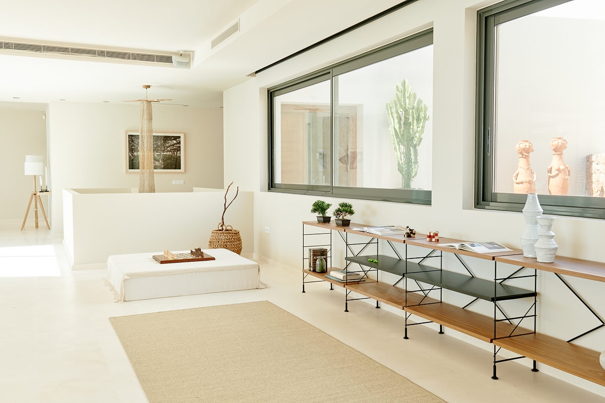 Emilia, Roca Llisa 32