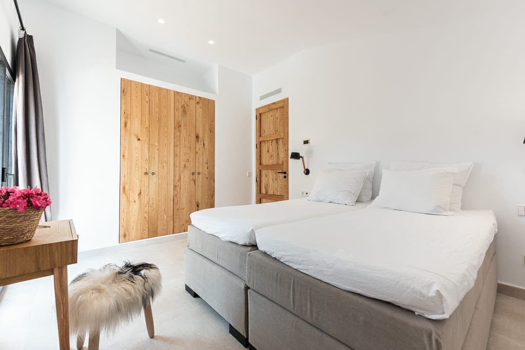 Lesley, Sa Carroca 83