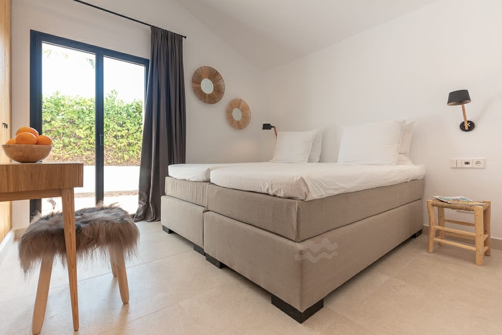 Lesley, Sa Carroca 77