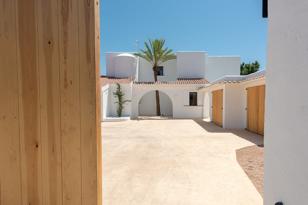 Lesley, Sa Carroca 105