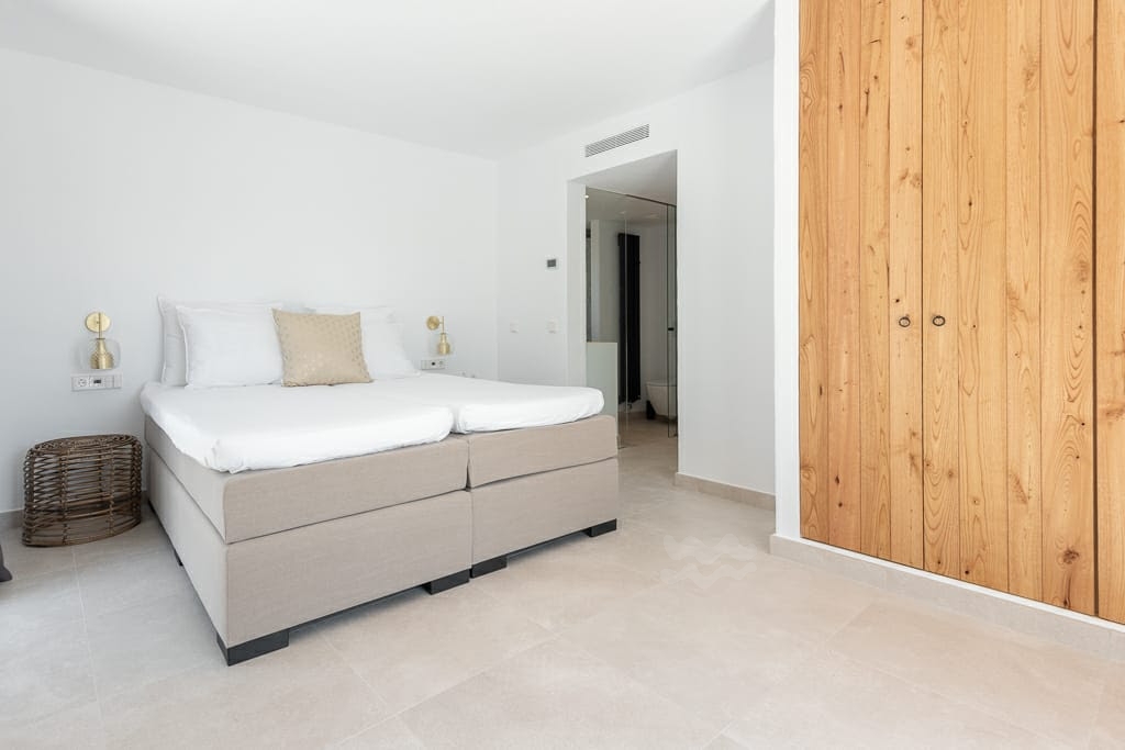 Lesley, Sa Carroca 49