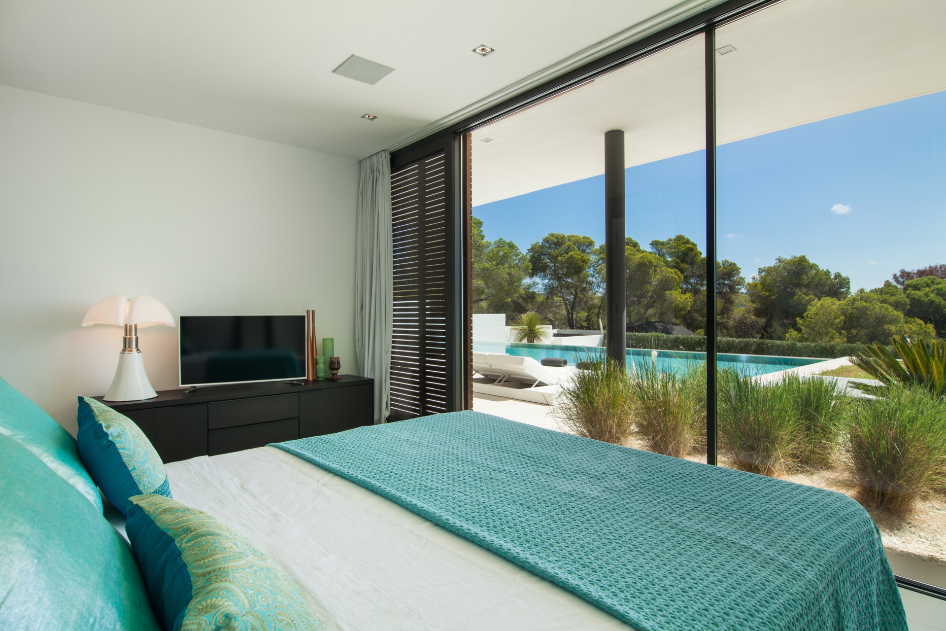 Charlize, Es Cubells 19