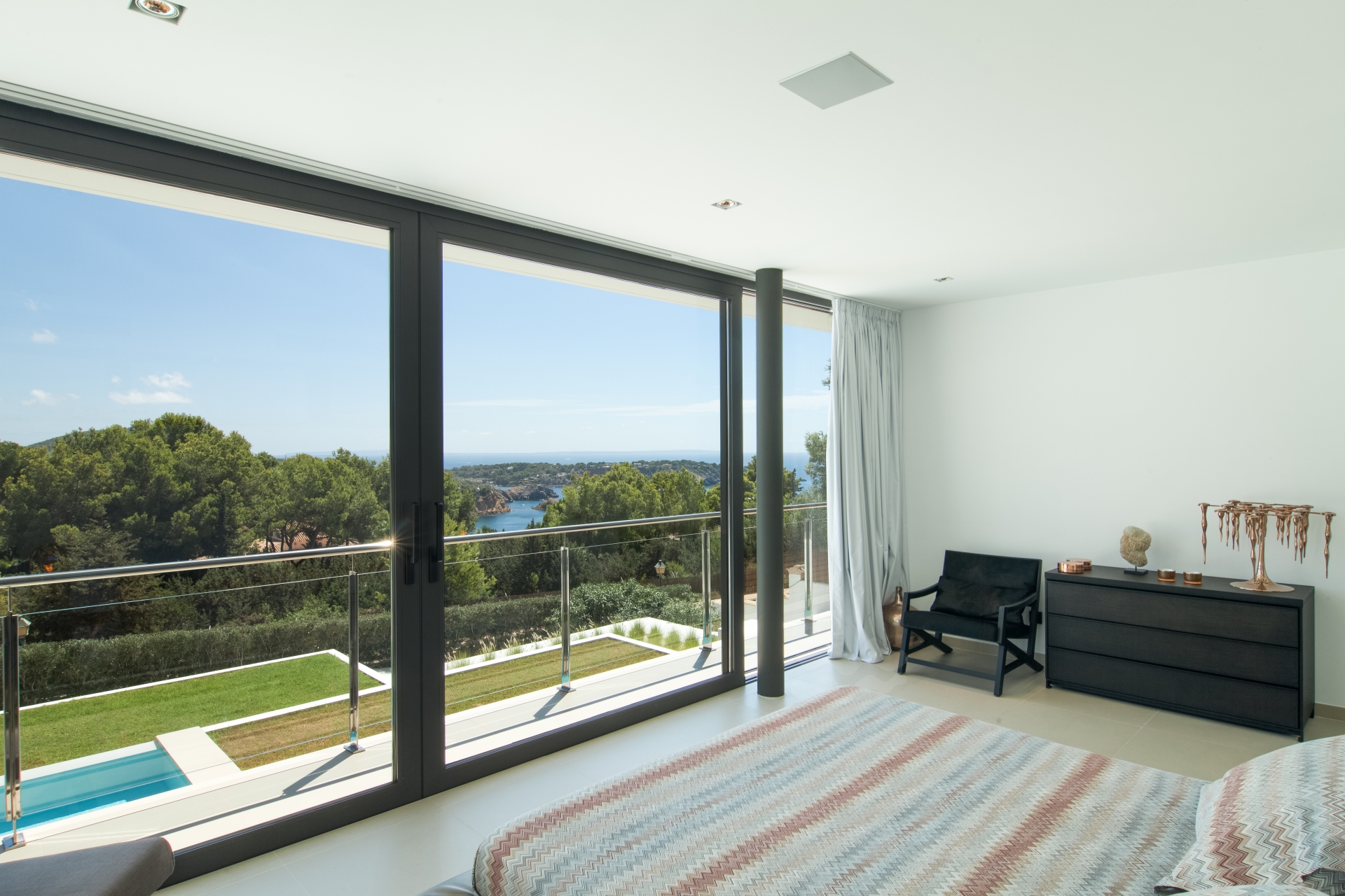 Charlize, Es Cubells 41