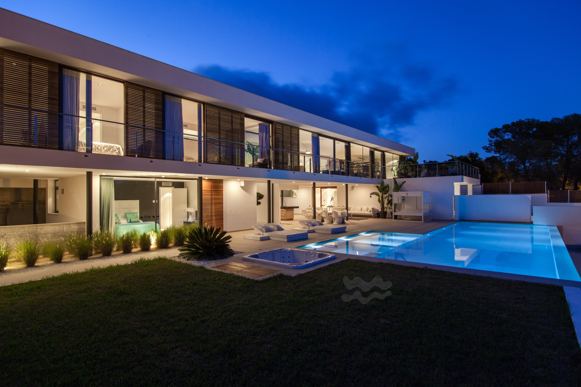 Charlize, Es Cubells 56