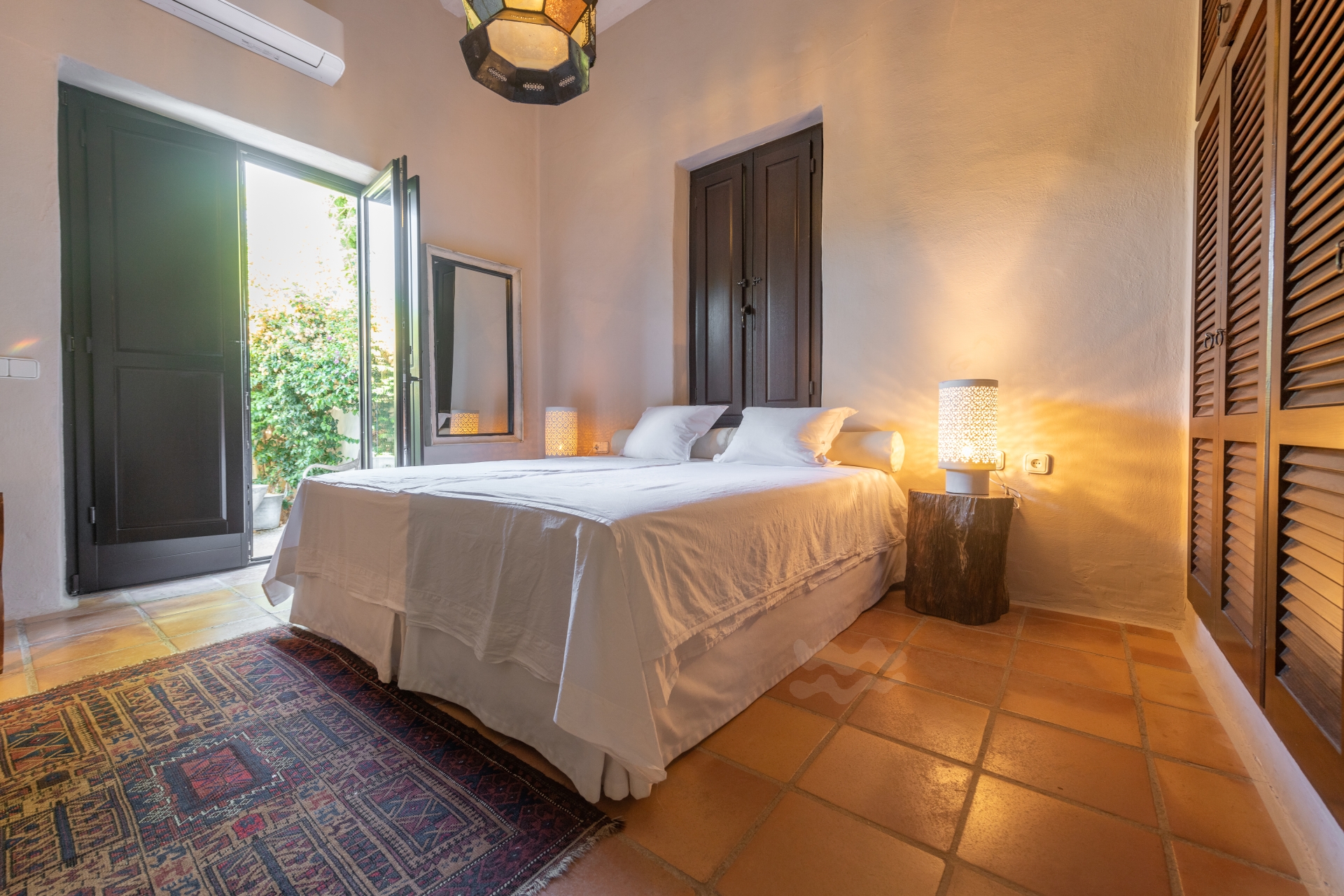 Nuria, Santa Gertrudis 25