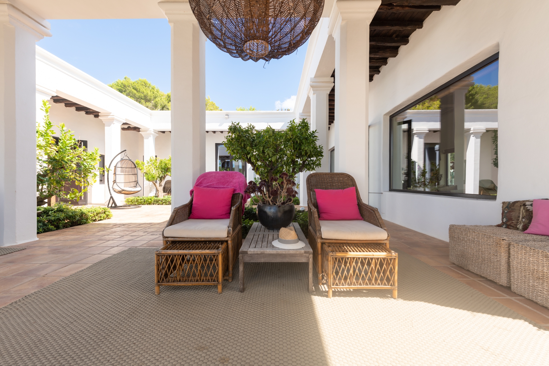 Nuria, Santa Gertrudis 34