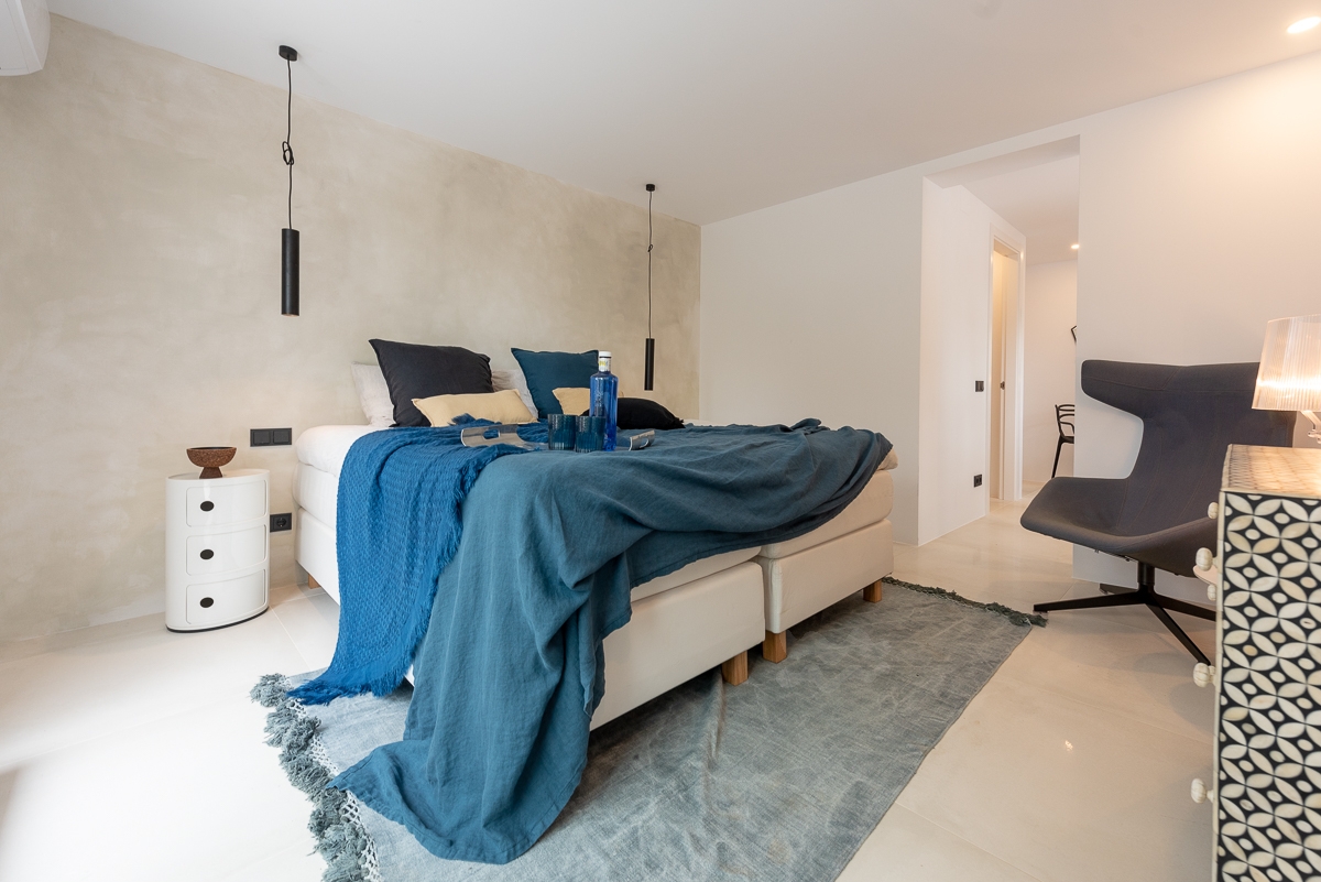 Blake, Can Furnet 102