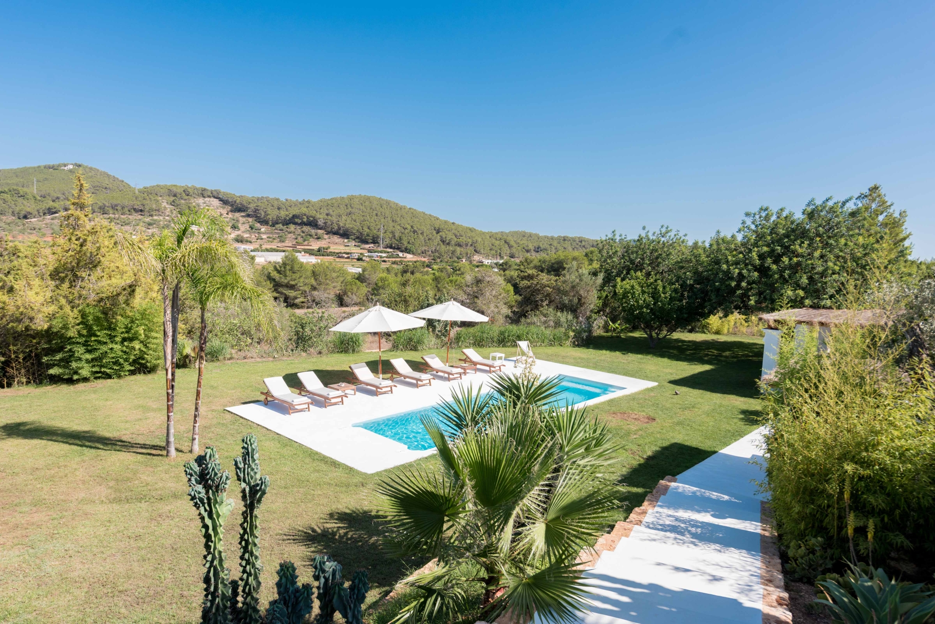 Aurora, Santa Gertrudis 4