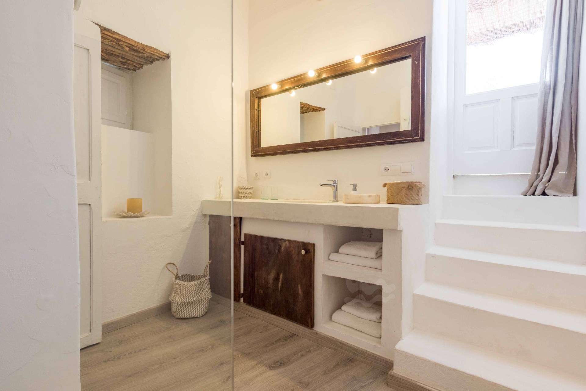 Aurora, Santa Gertrudis 56