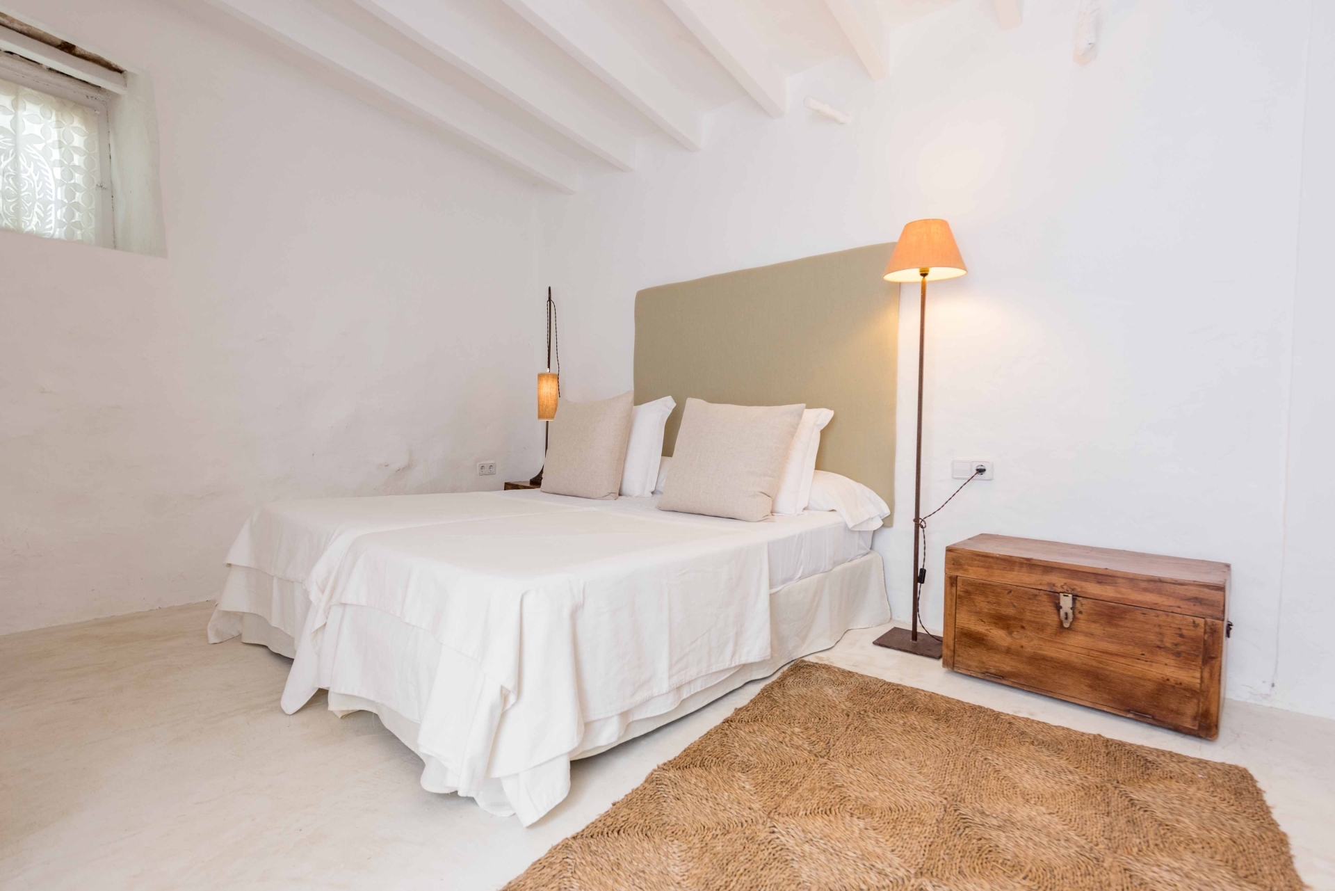 Aurora, Santa Gertrudis 60