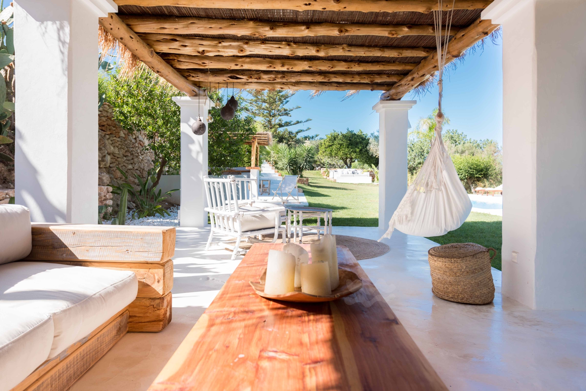 Aurora, Santa Gertrudis 8