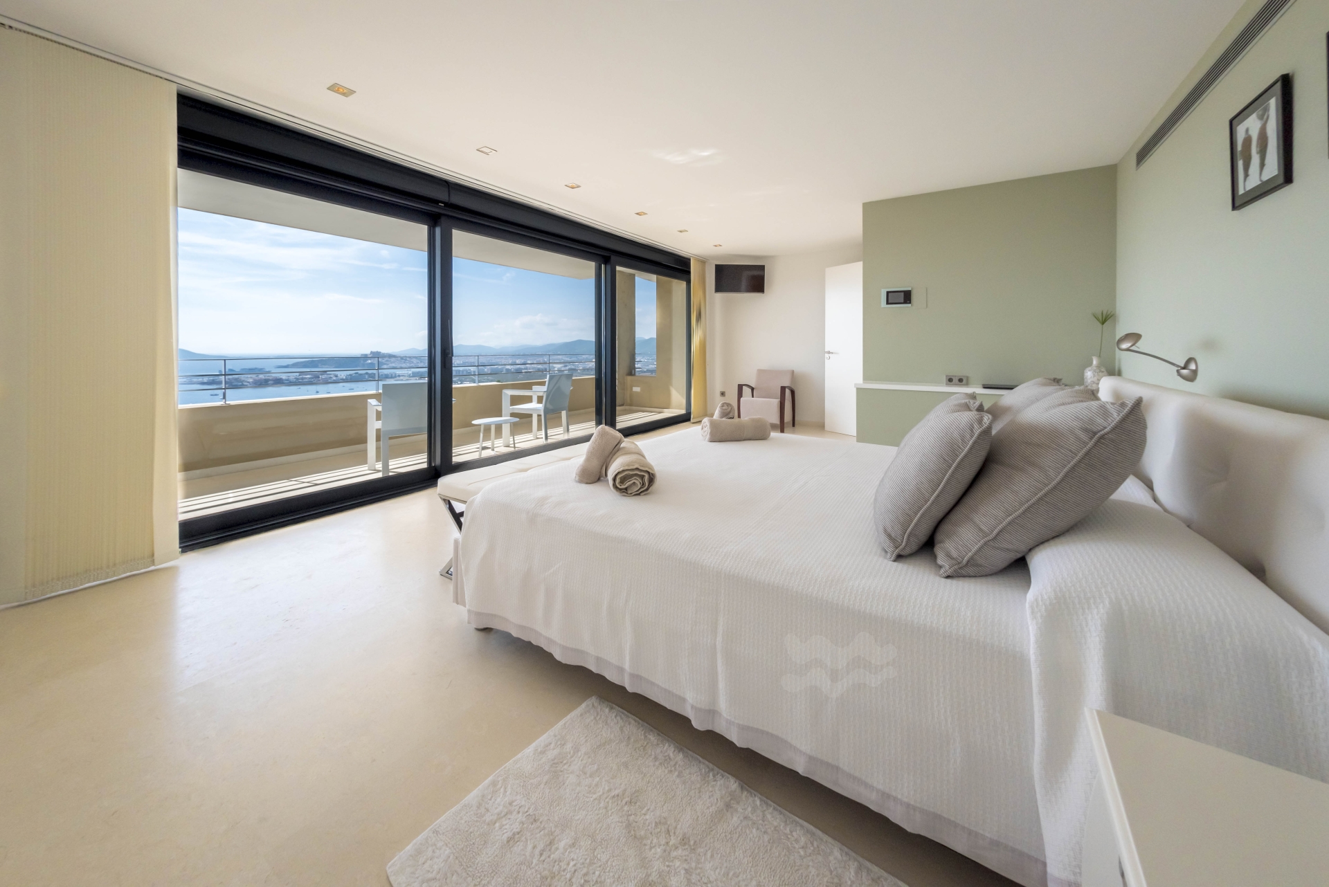 Rowan, Can Pep Simo 48