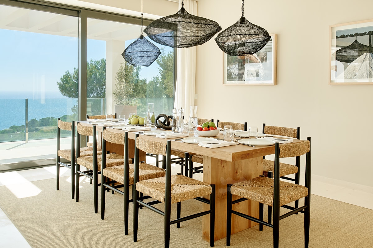 Emilia, Roca Llisa 34