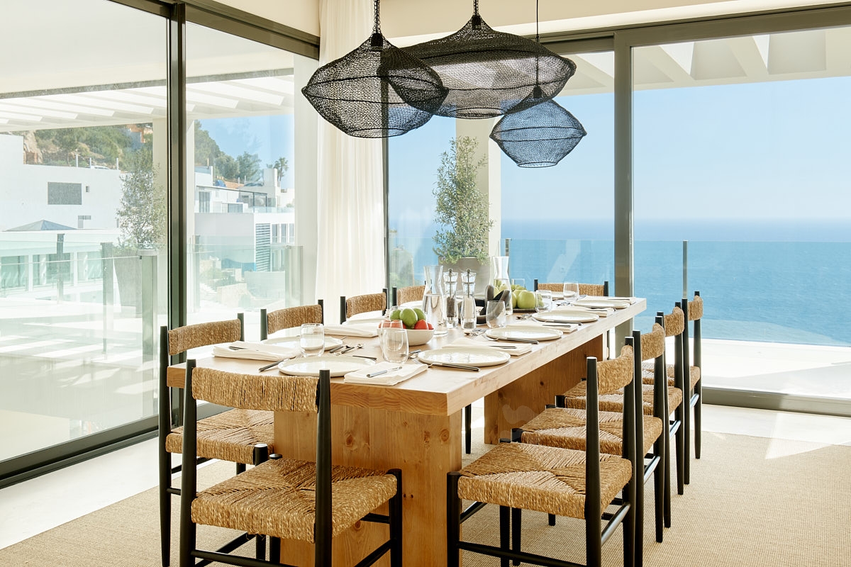 Emilia, Roca Llisa 35