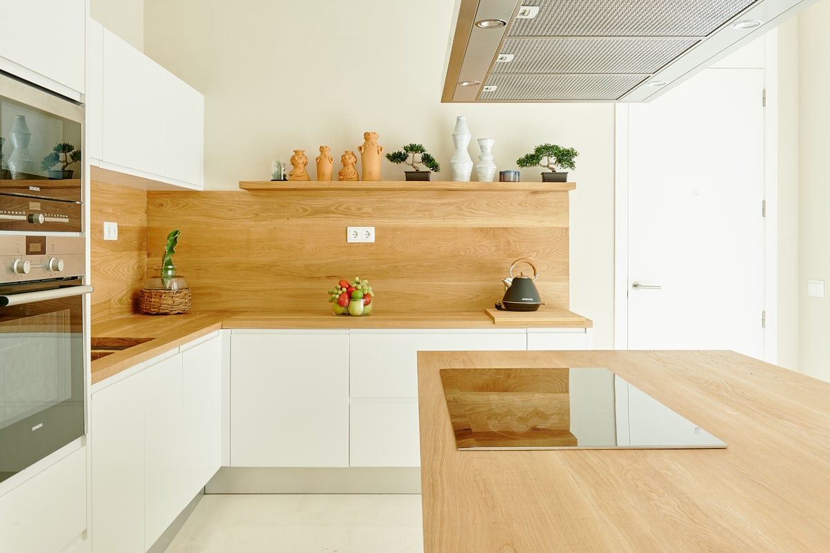 Emilia, Roca Llisa 20