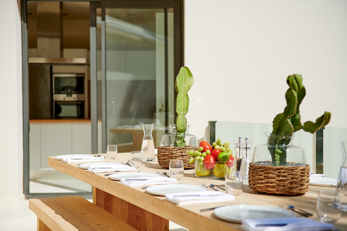 Emilia, Roca Llisa 17