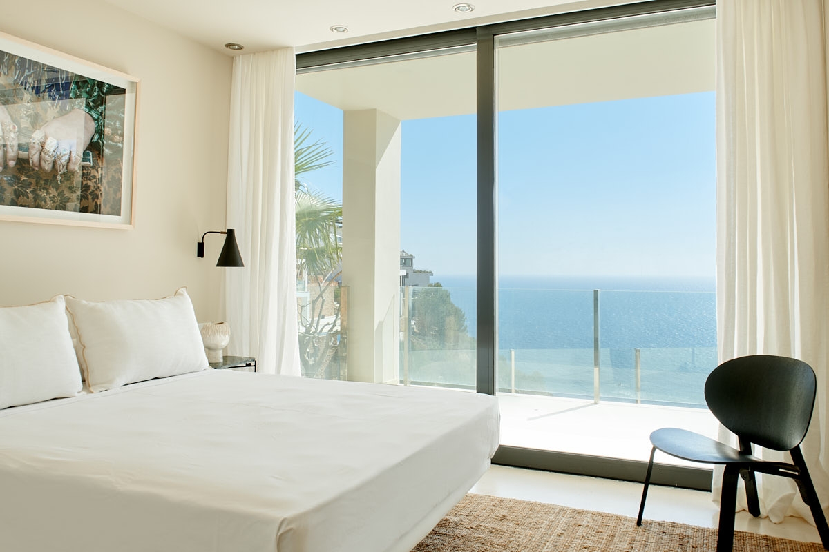 Emilia, Roca Llisa 51