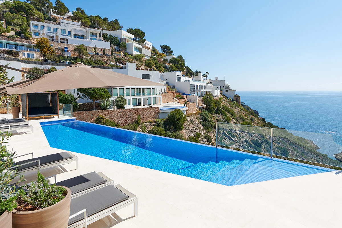 Emilia, Roca Llisa 2