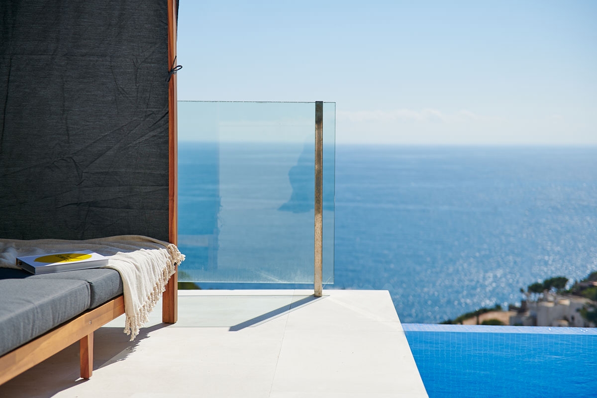 Emilia, Roca Llisa 70