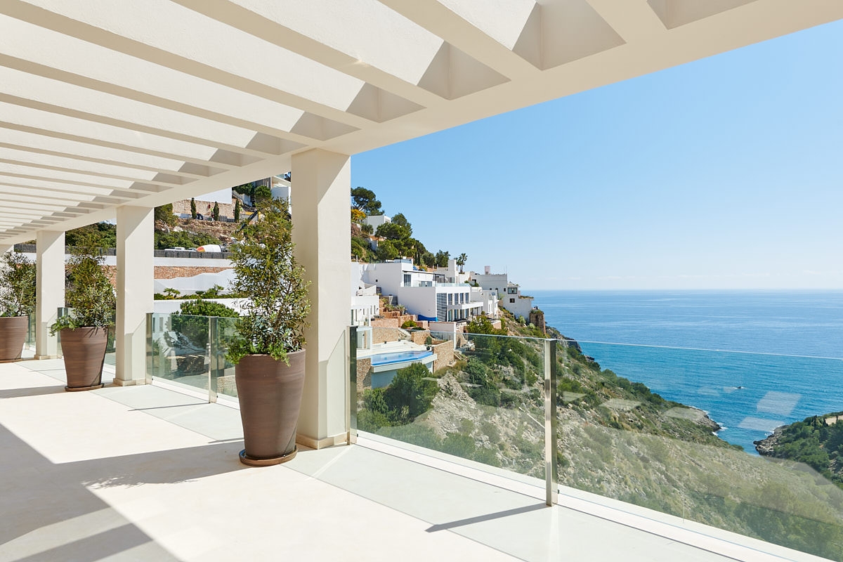 Emilia, Roca Llisa 7