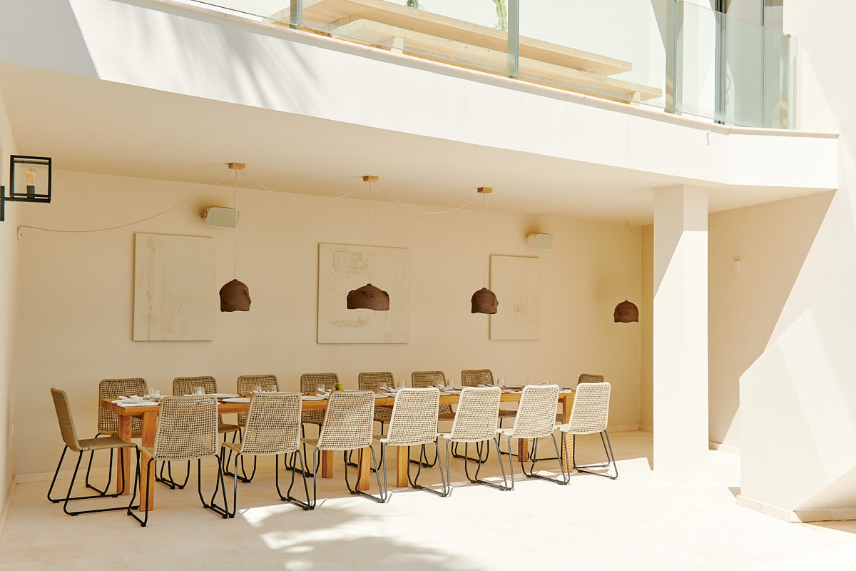 Emilia, Roca Llisa 9