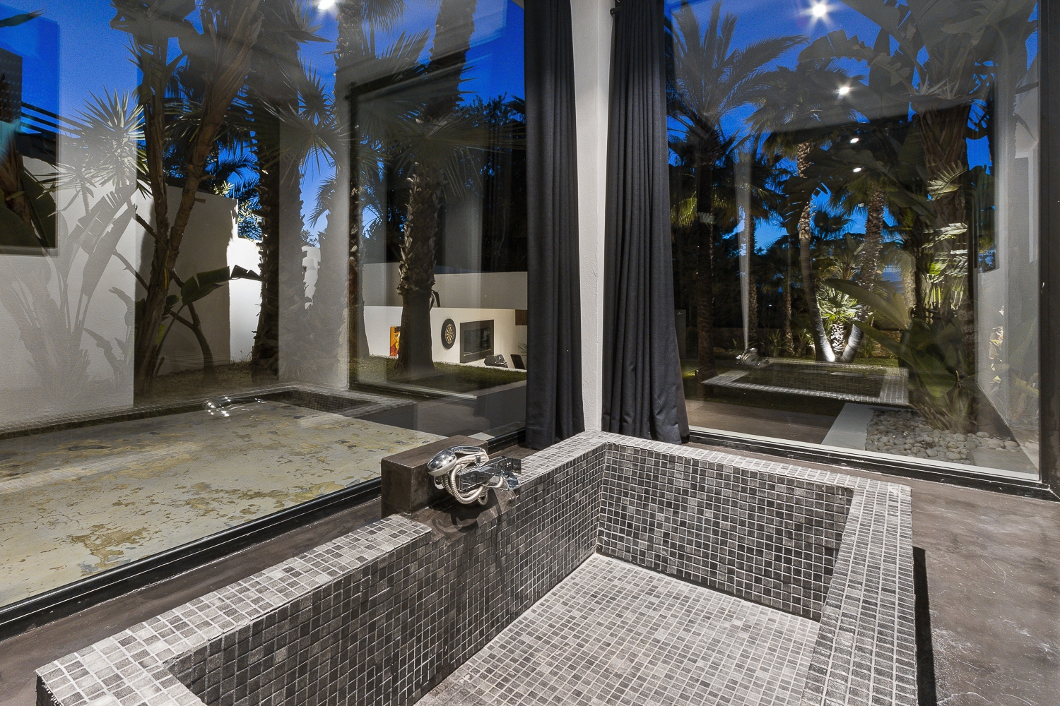 Zoe, Sant Antonio 98