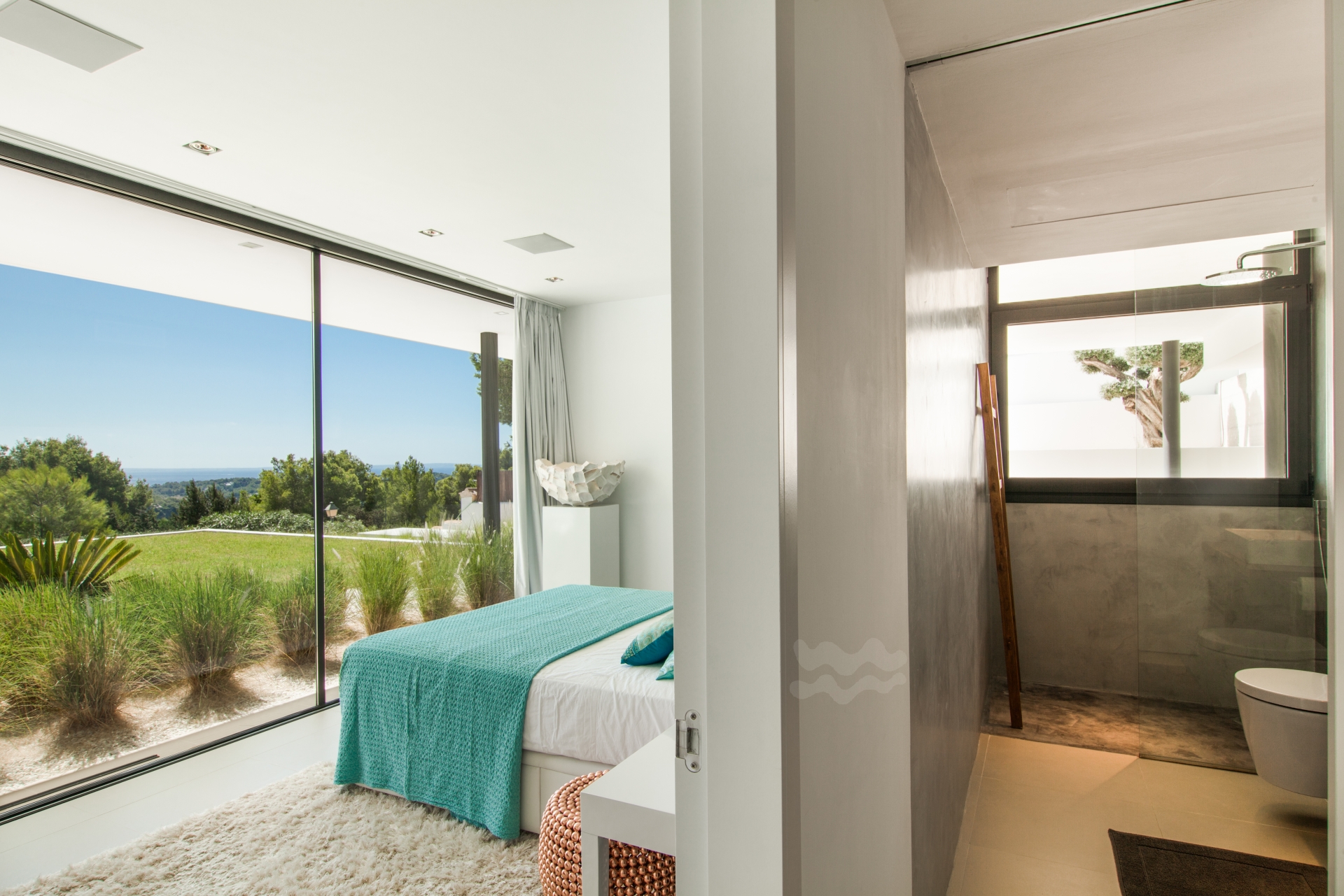 Charlize, Es Cubells 17