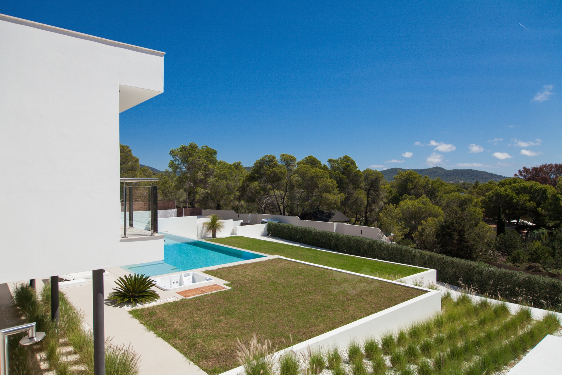 Charlize, Es Cubells 24