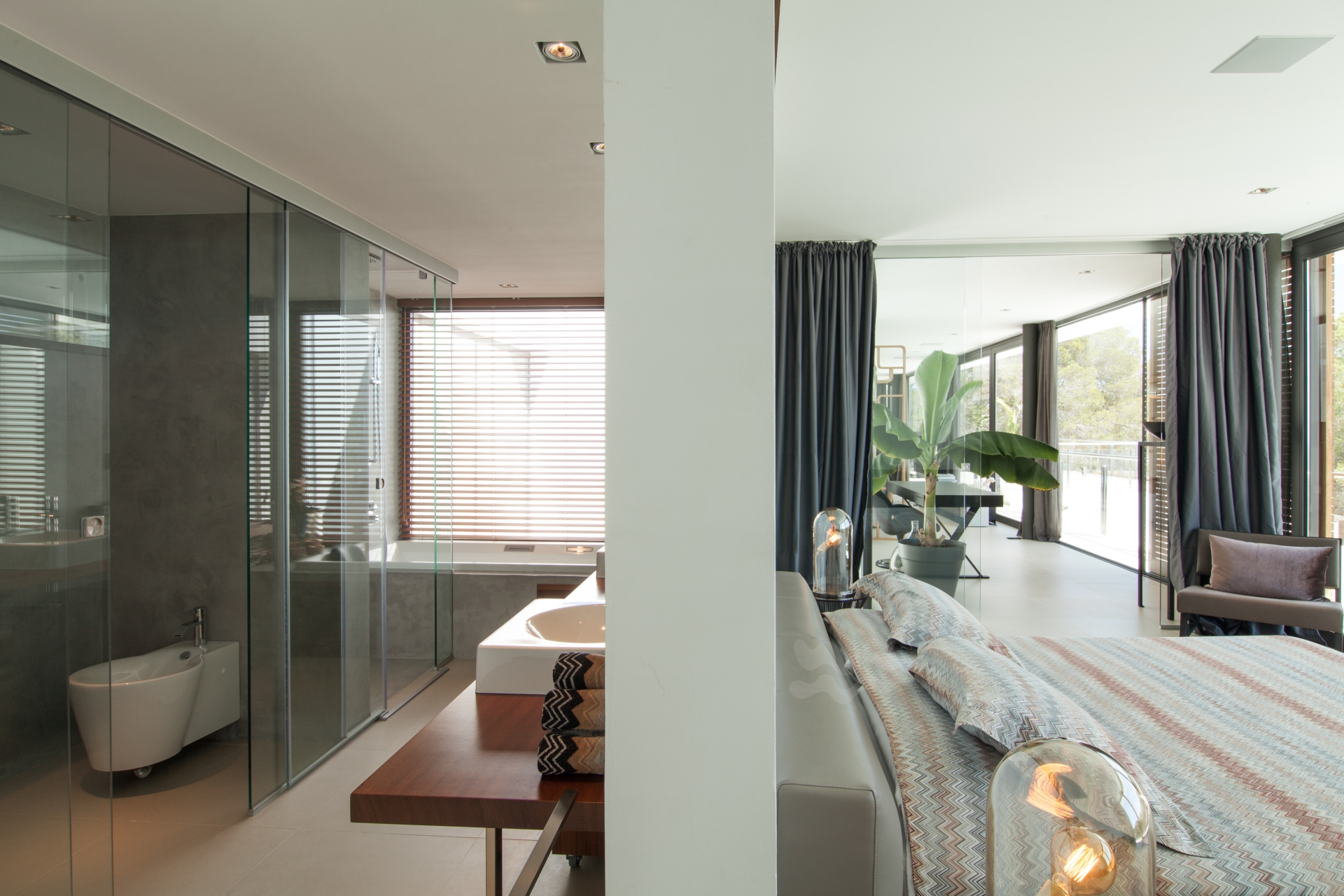 Charlize, Es Cubells 43