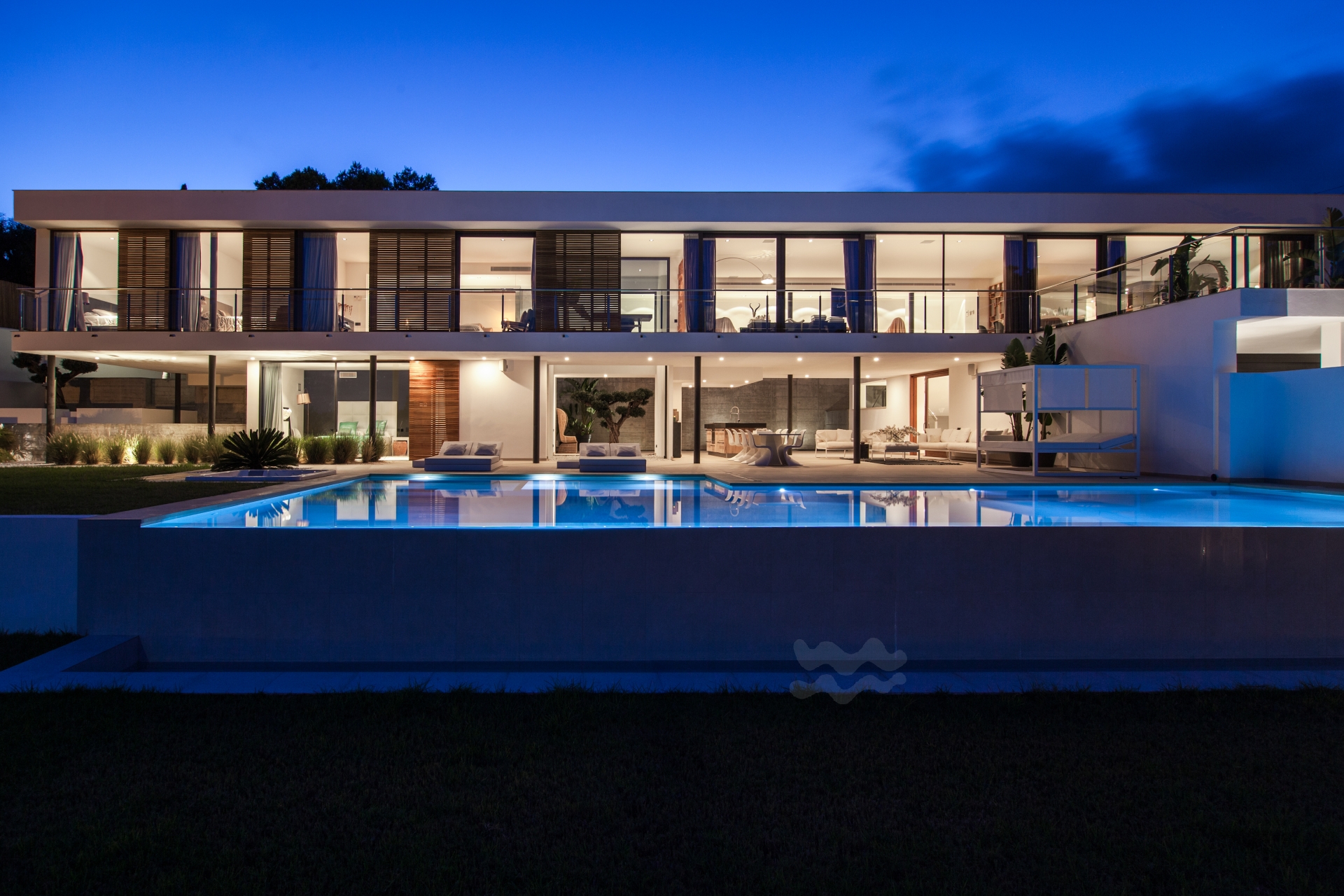 Charlize, Es Cubells 3