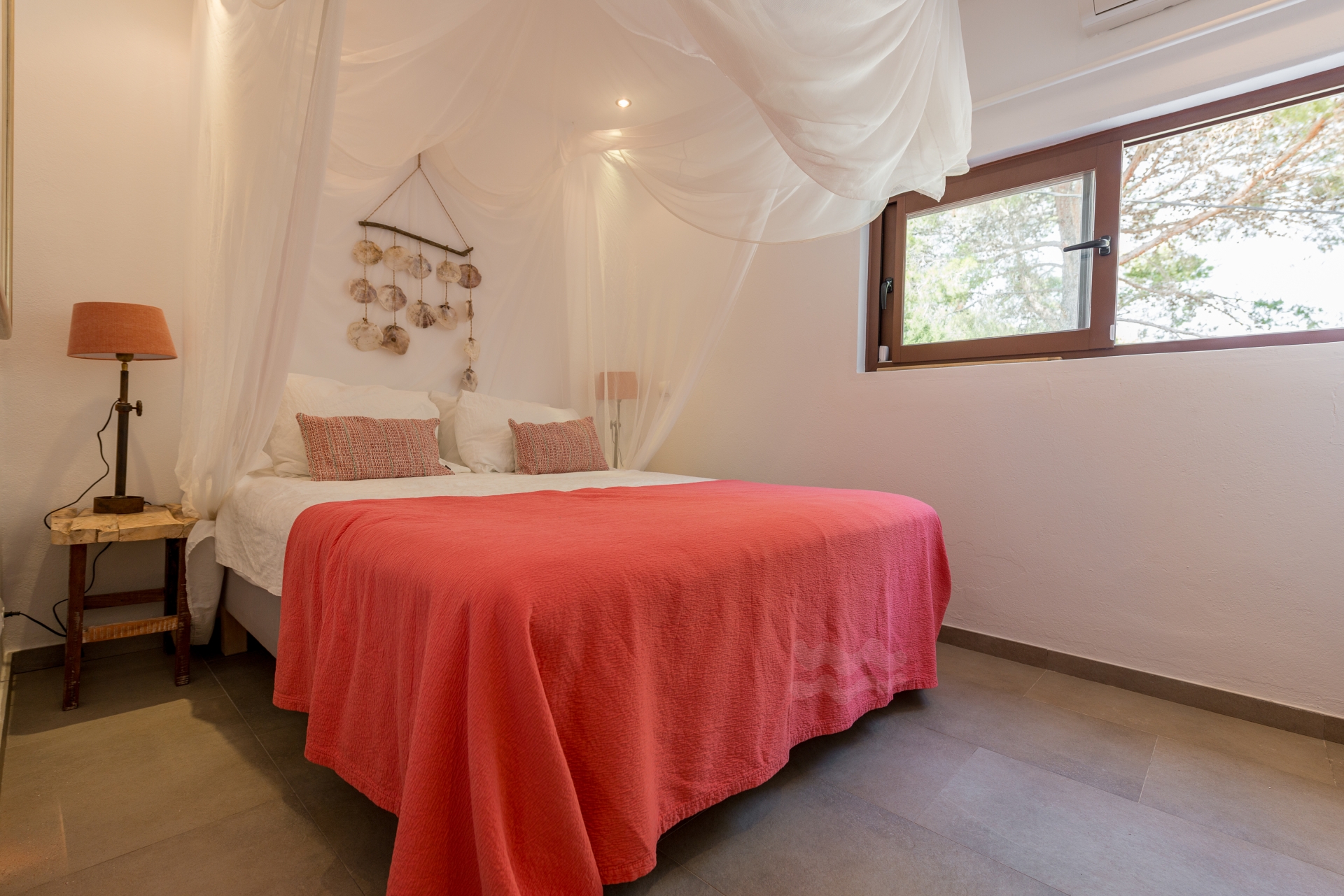 Meera, Cala Vadella 32