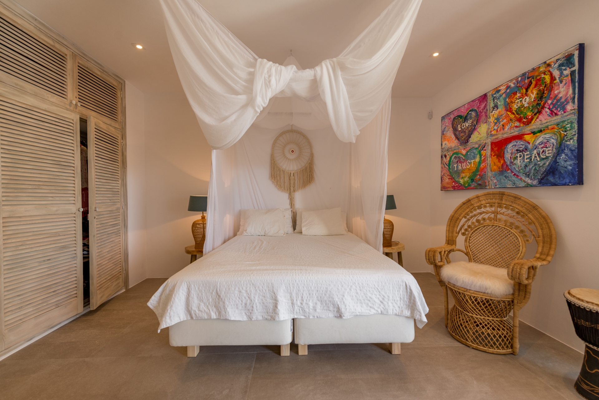 Meera, Cala Vadella 30