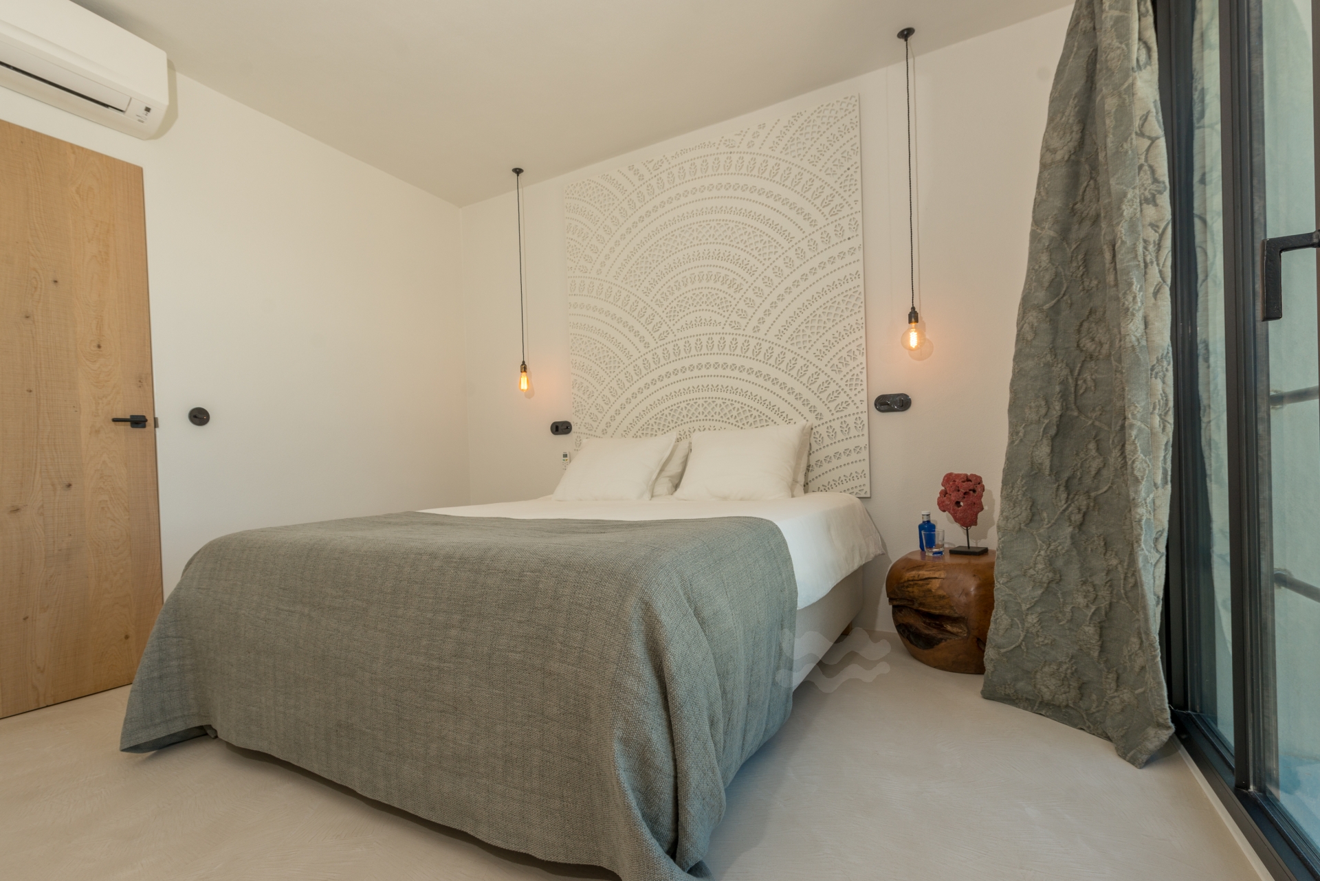 Sophia, Cala Tarida 28