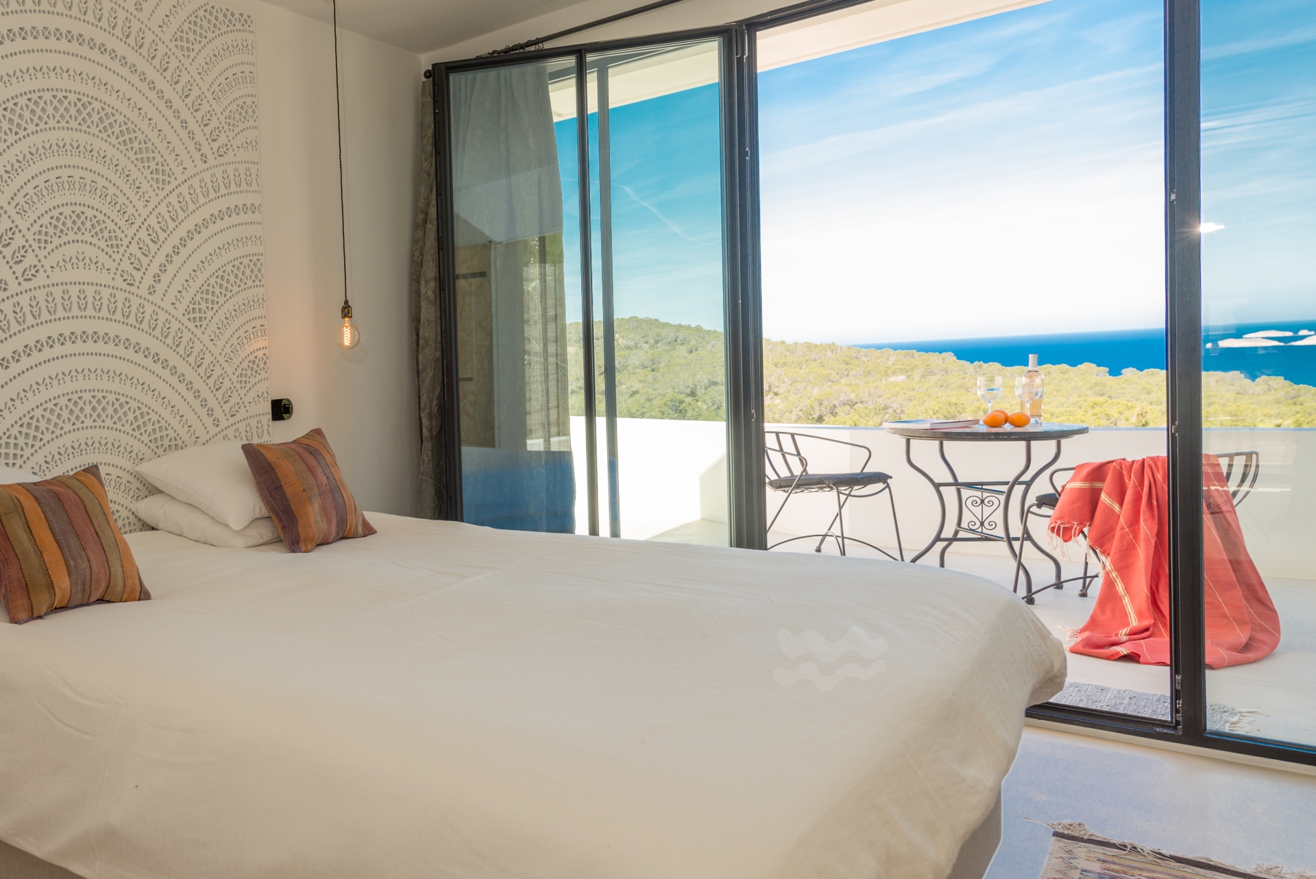 Sophia, Cala Tarida 33