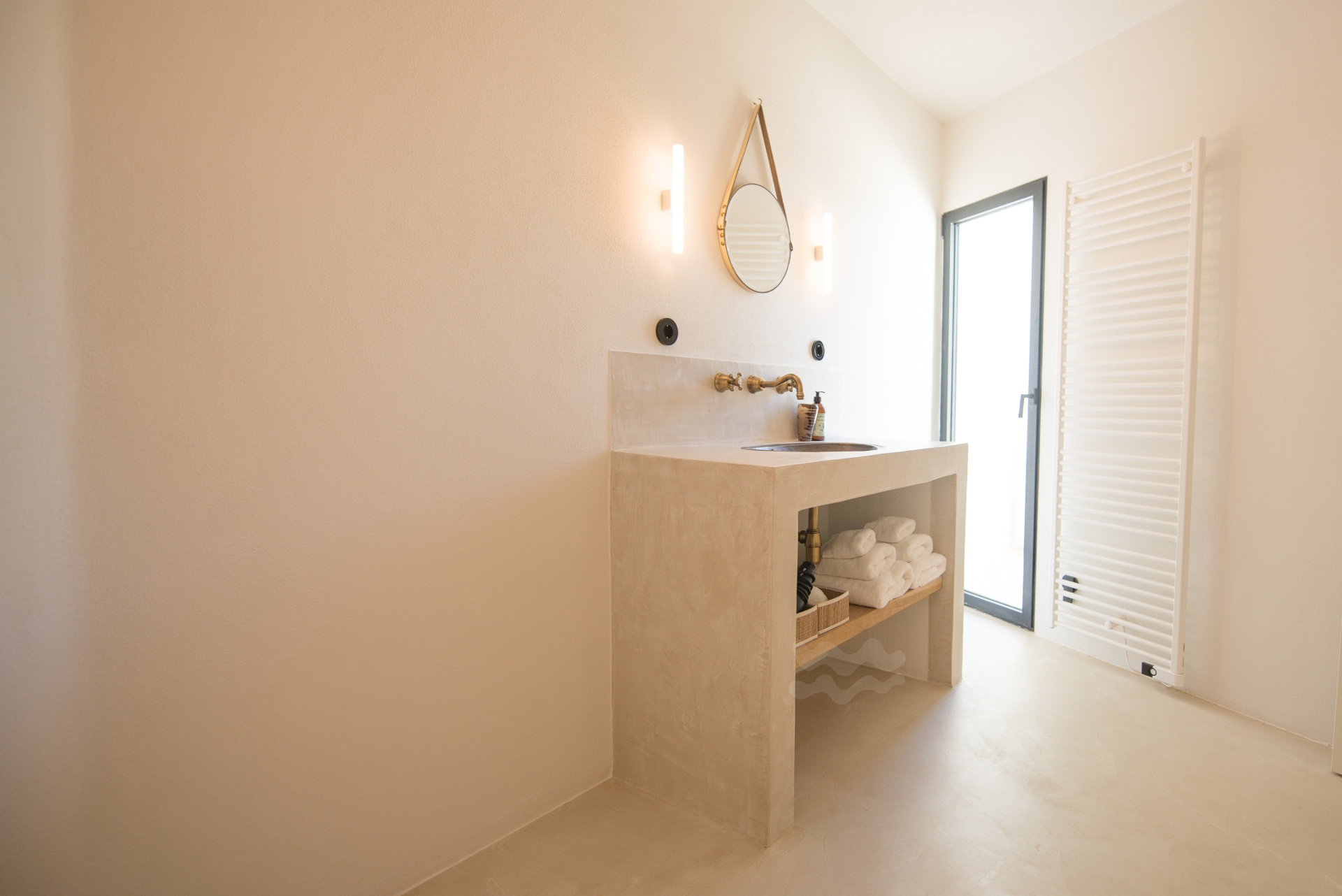 Sophia, Cala Tarida 67