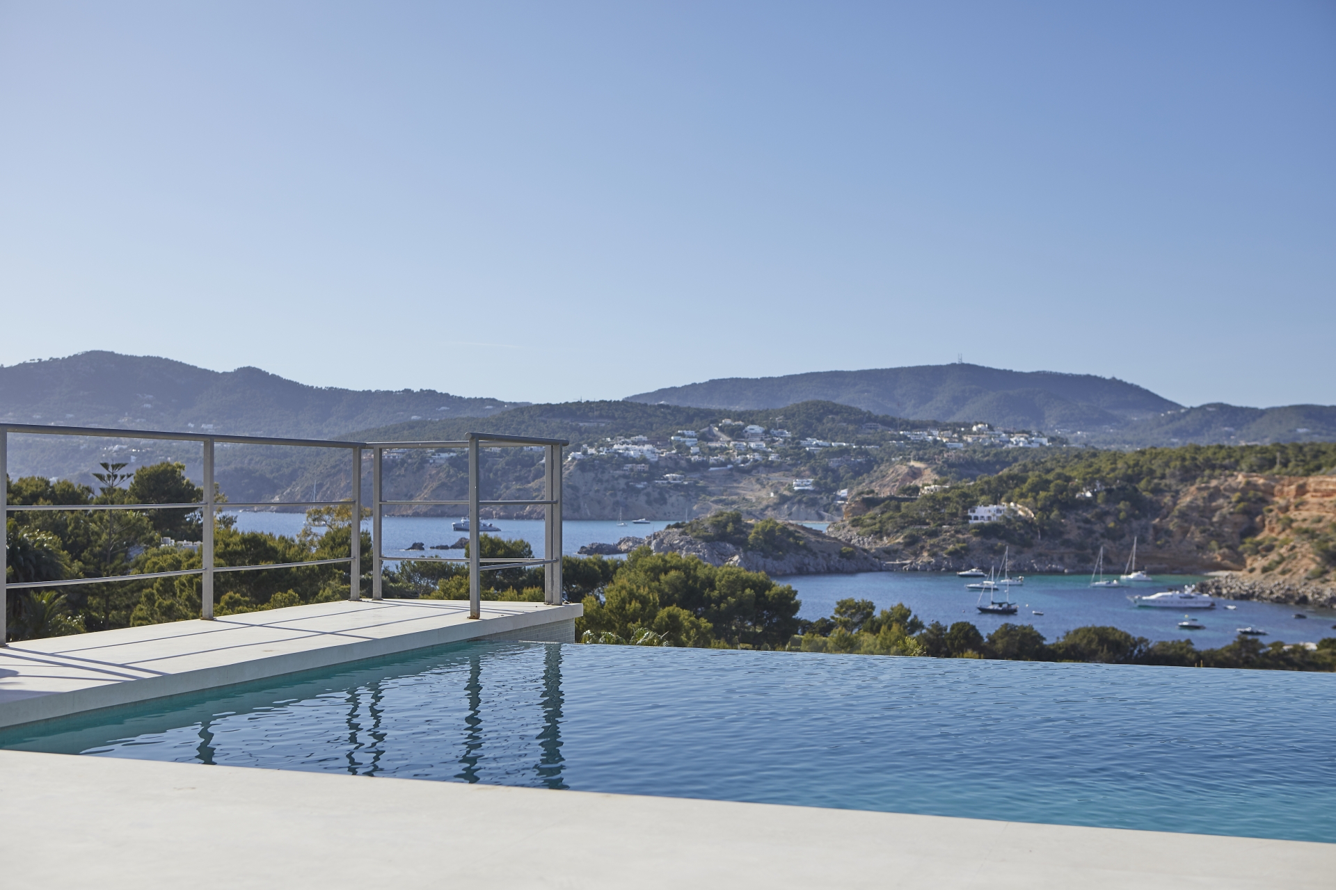 Bonnie, Cala Jondal 6