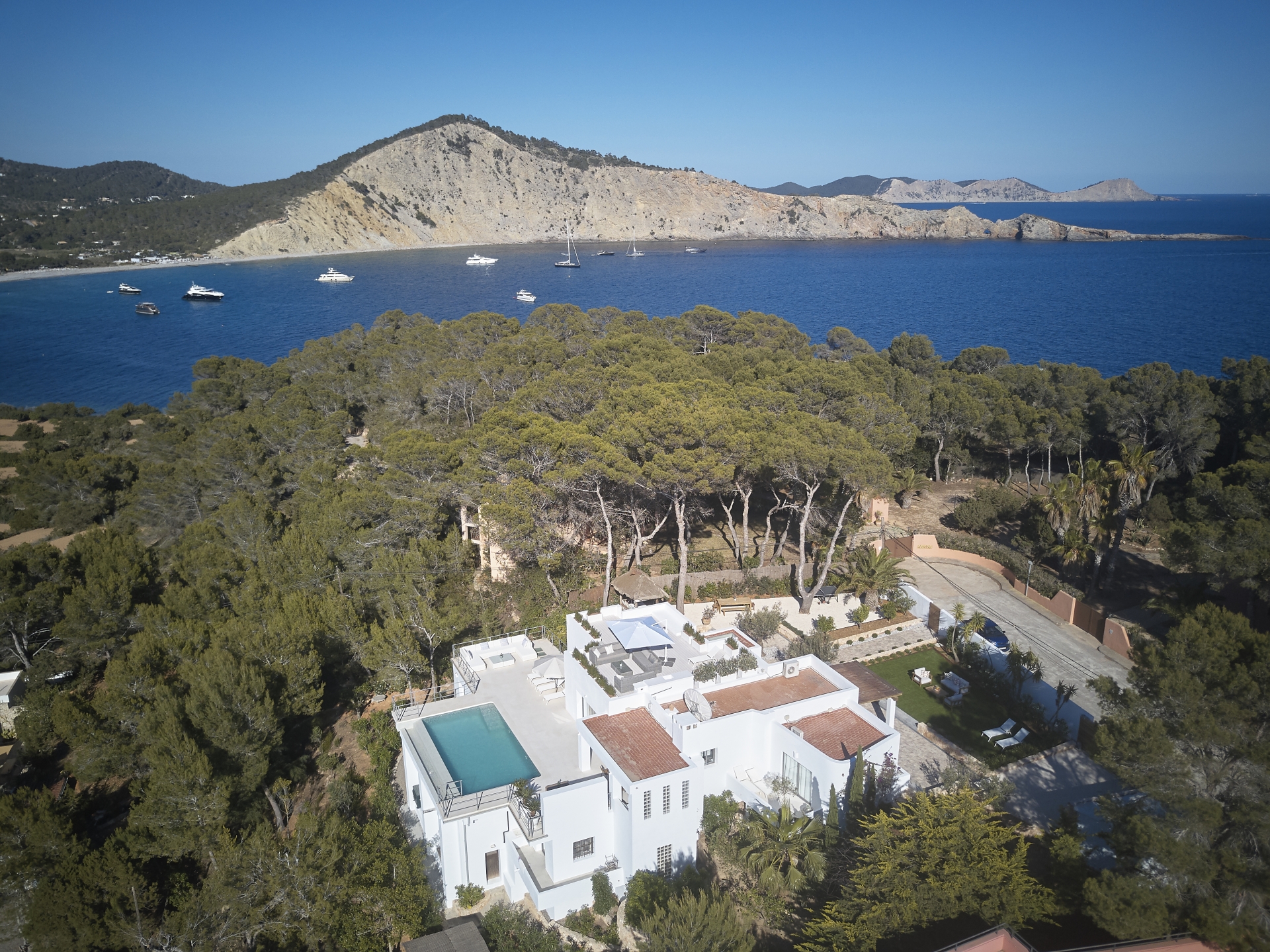 Bonnie, Cala Jondal 20