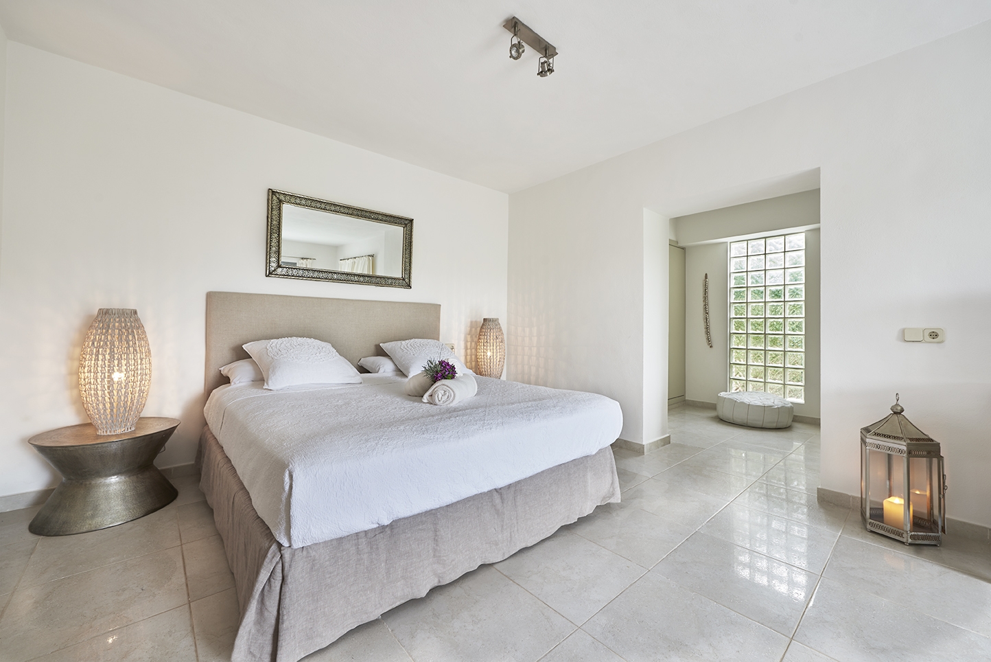 Bonnie, Cala Jondal 17