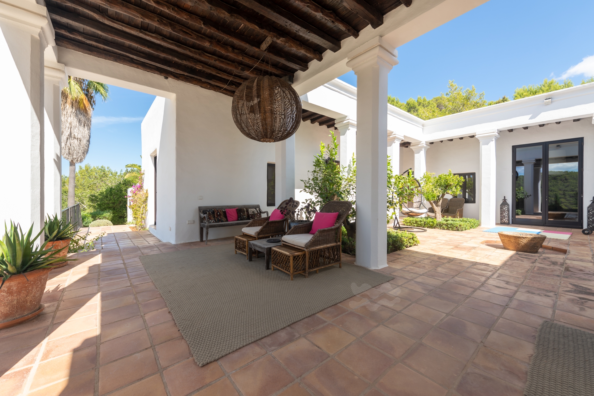 Nuria, Santa Gertrudis 32